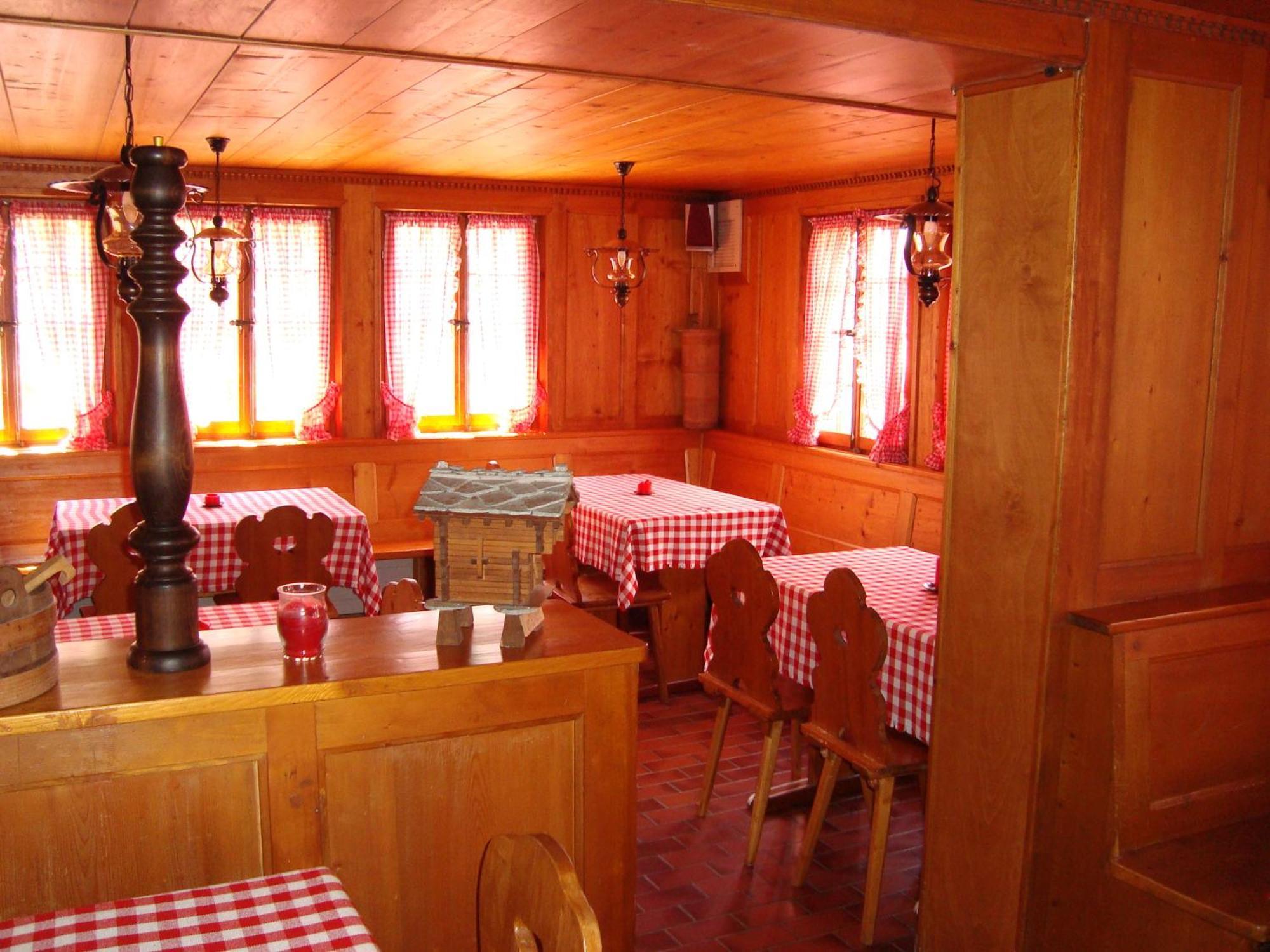Hotel Restaurant Alpenblick Ernen Ngoại thất bức ảnh